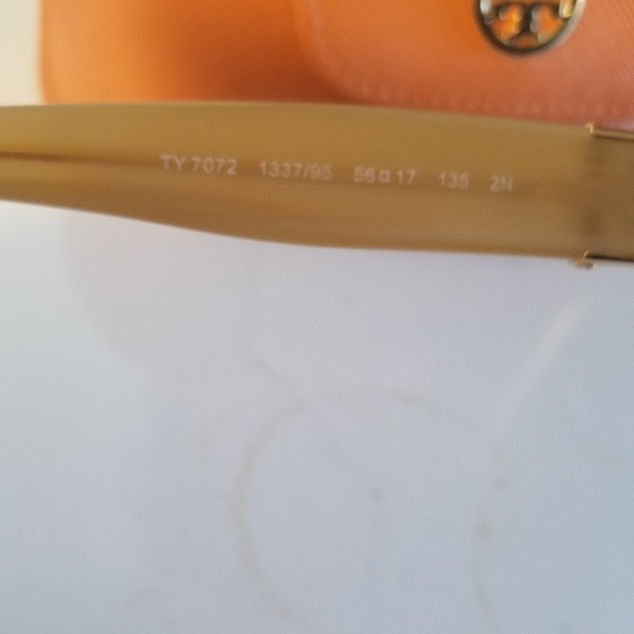 Tory Burch Sun glasses. - Picture 4 of 5